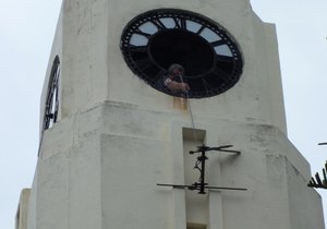 Vader Tyd se stilte word verbreek